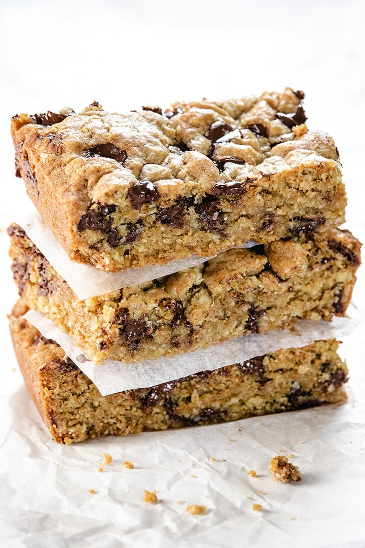 Simple Spiced Chocolate Chip Oat Bars: Your Go-To One-Bowl Treat